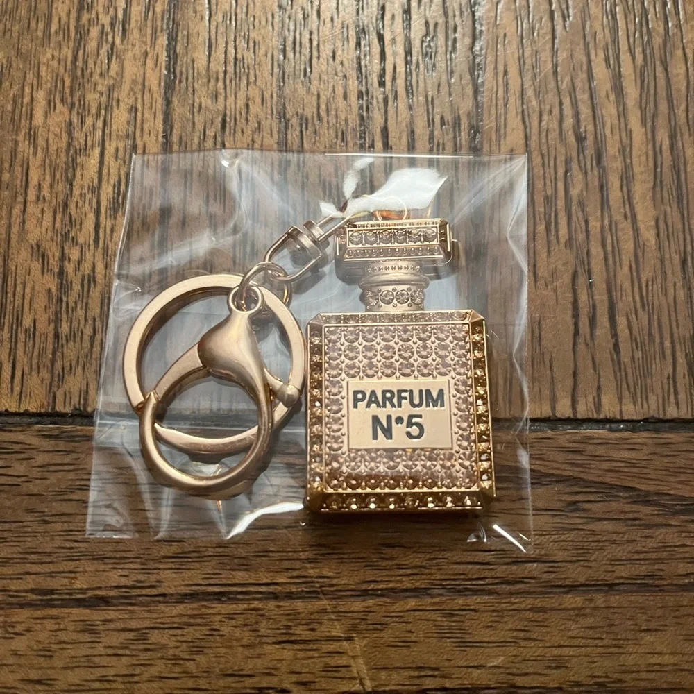 Perfume Gold Keychain - Picture 3 of 3